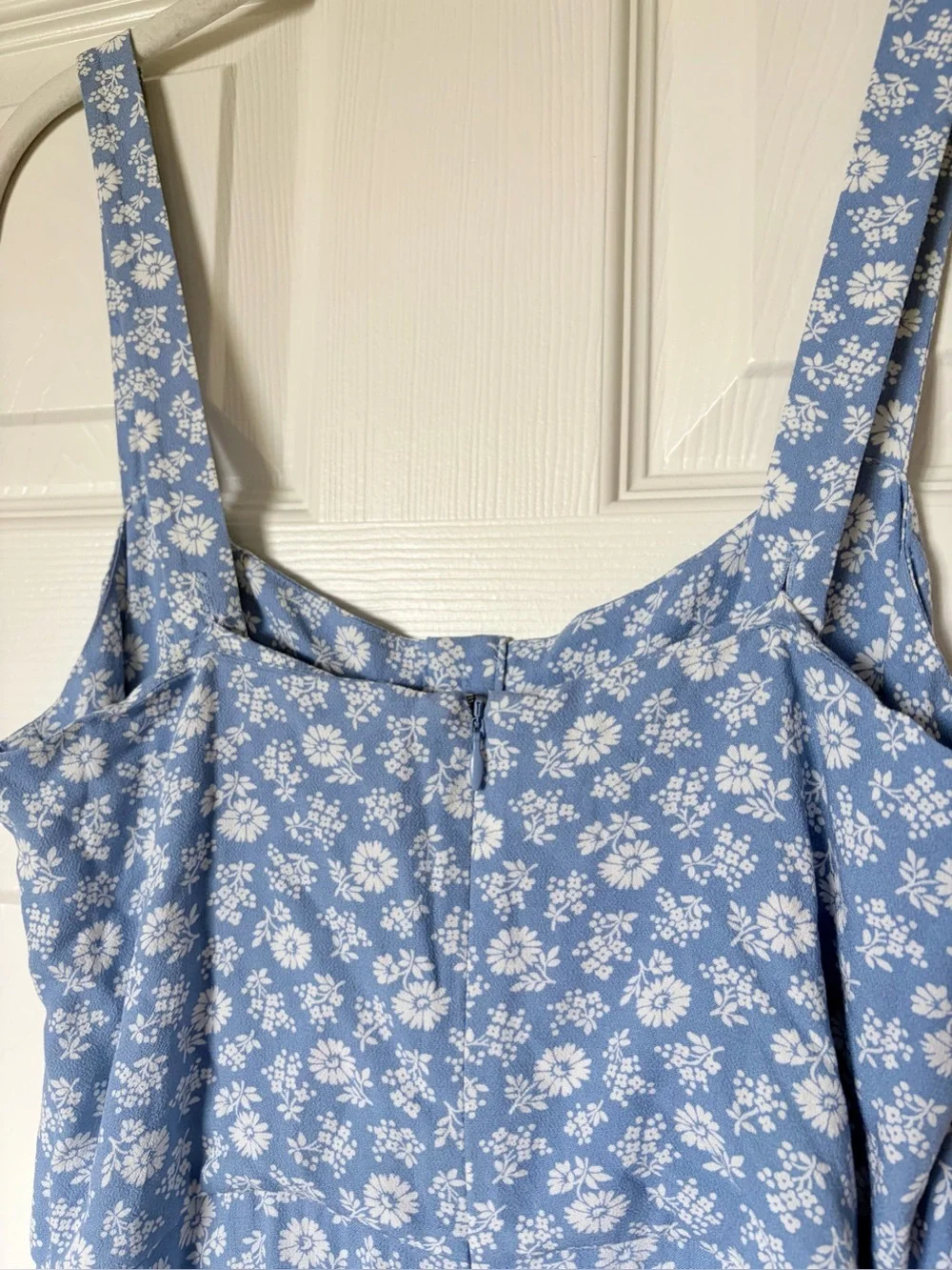 Reformation Floral Blue “Virgil” Midi Dress w Button Details — Size 6 - Picture 4 of 7